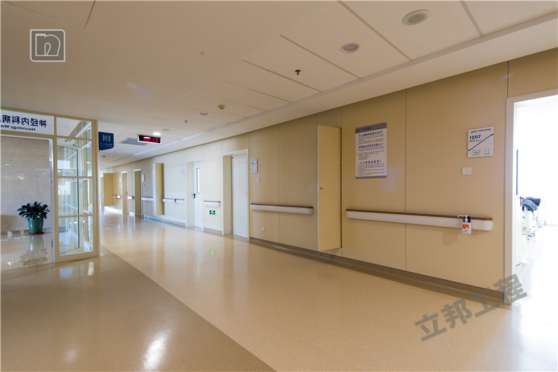 沈陽積水潭醫院抗菌涂料走廊涂裝案例.png