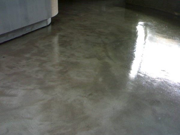 水泥自流平地面做法，自流平水泥地面怎么做?